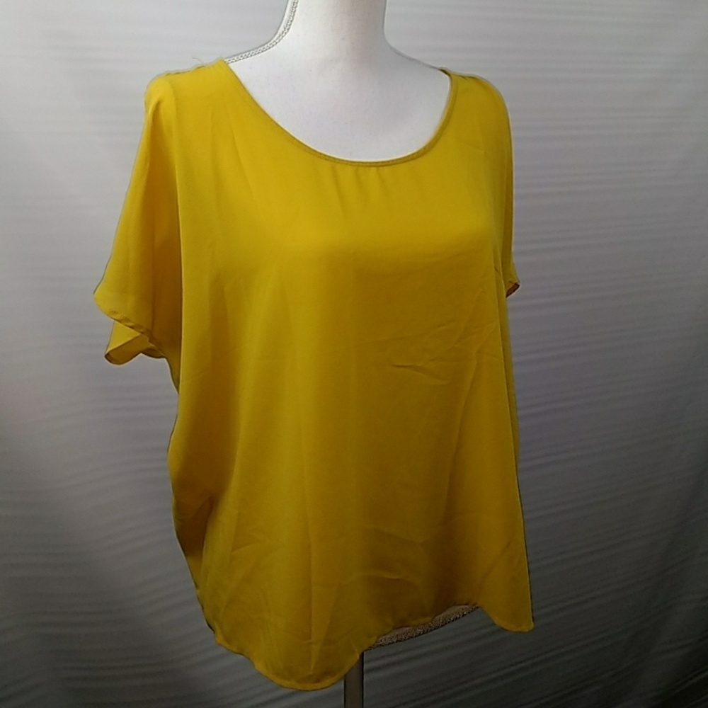 Yellow top / blouse
